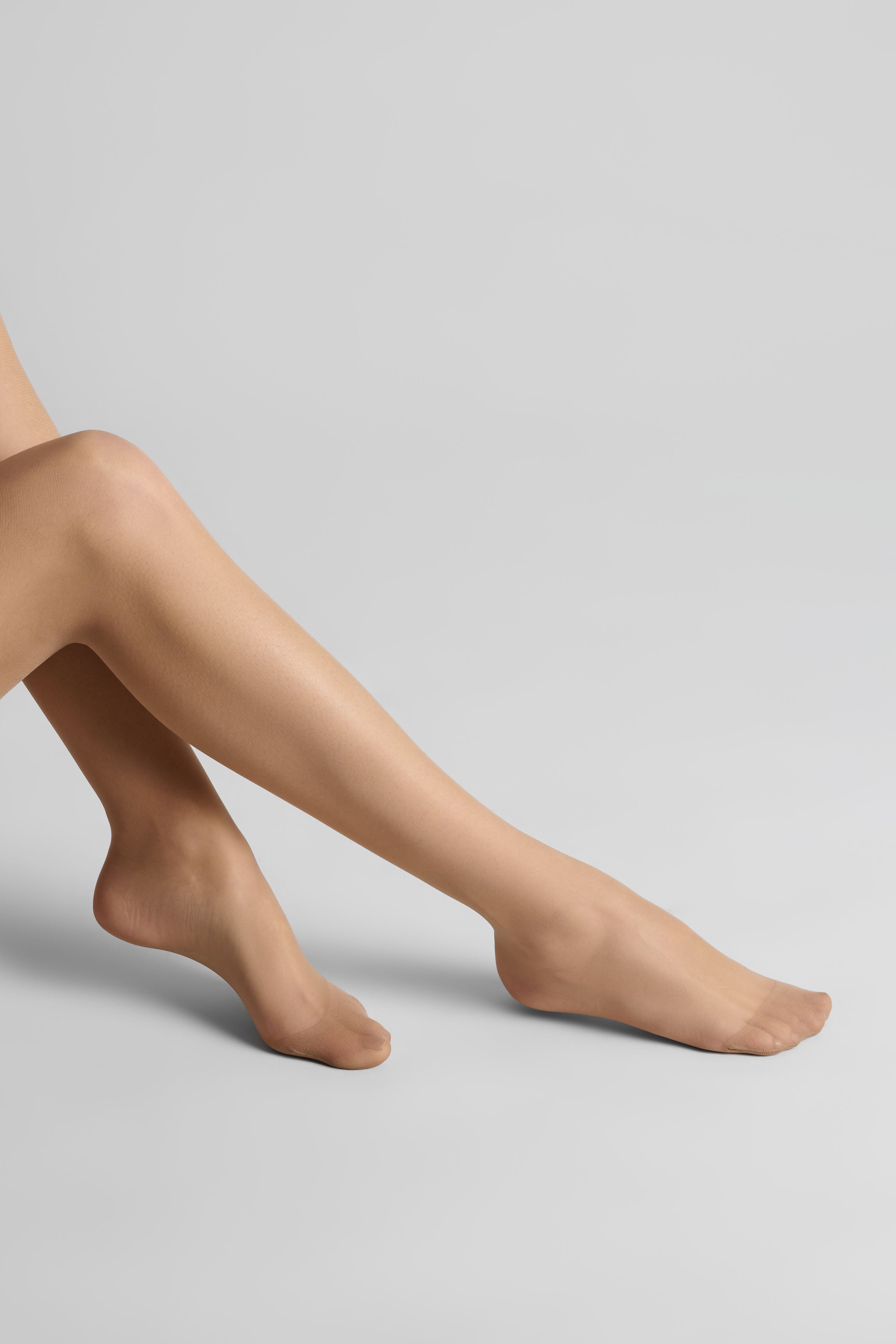 Cut and curled sheer stockings 20D - LEGWEAR