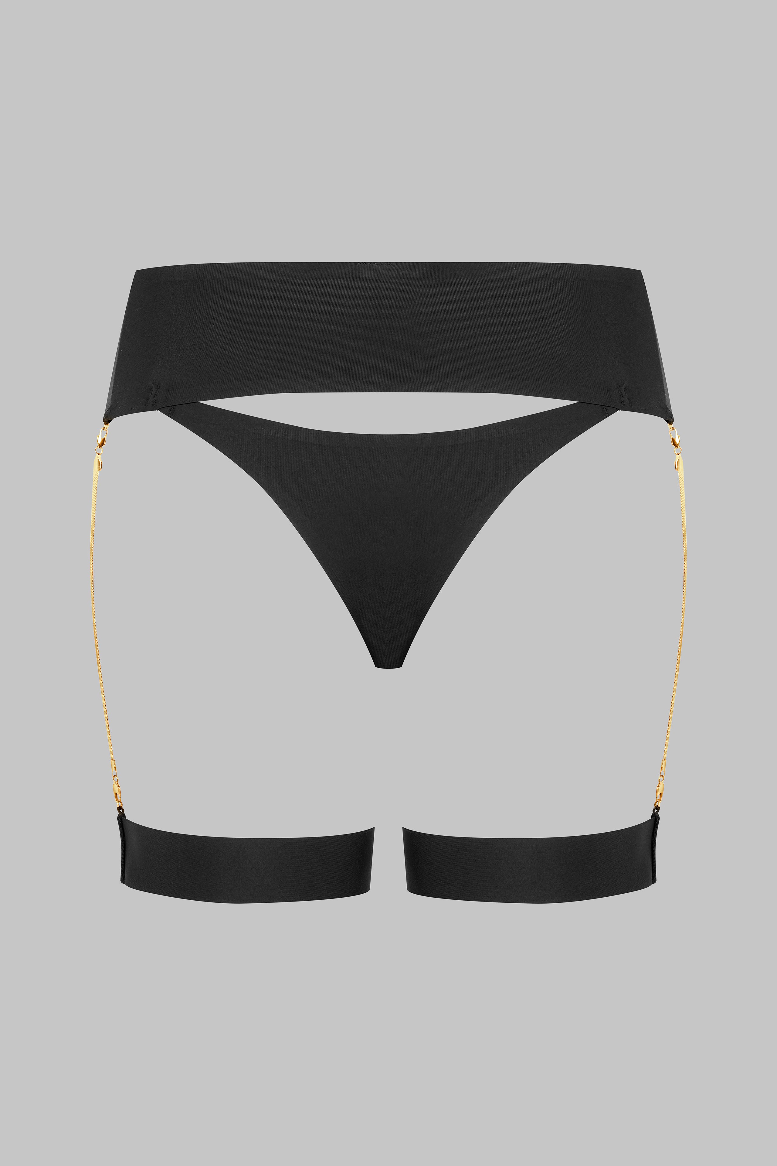 Tanga mit Strumpfhaltern und Schmuck - Tapage Nocturne