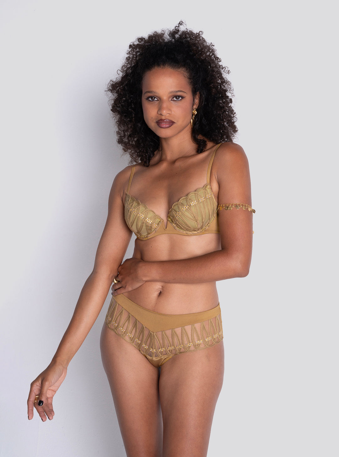 Shorty Cleopatra Gold